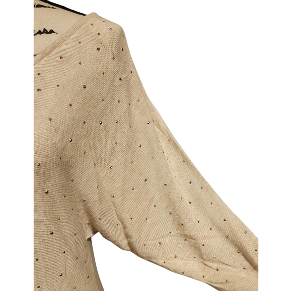 WHBM 3/4 Sleeve Double V Neck Blouse - Picture 4 of 10